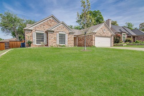 6713 Inwood Dr, North Richland Hills, TX, 76182-7633 | Card Image