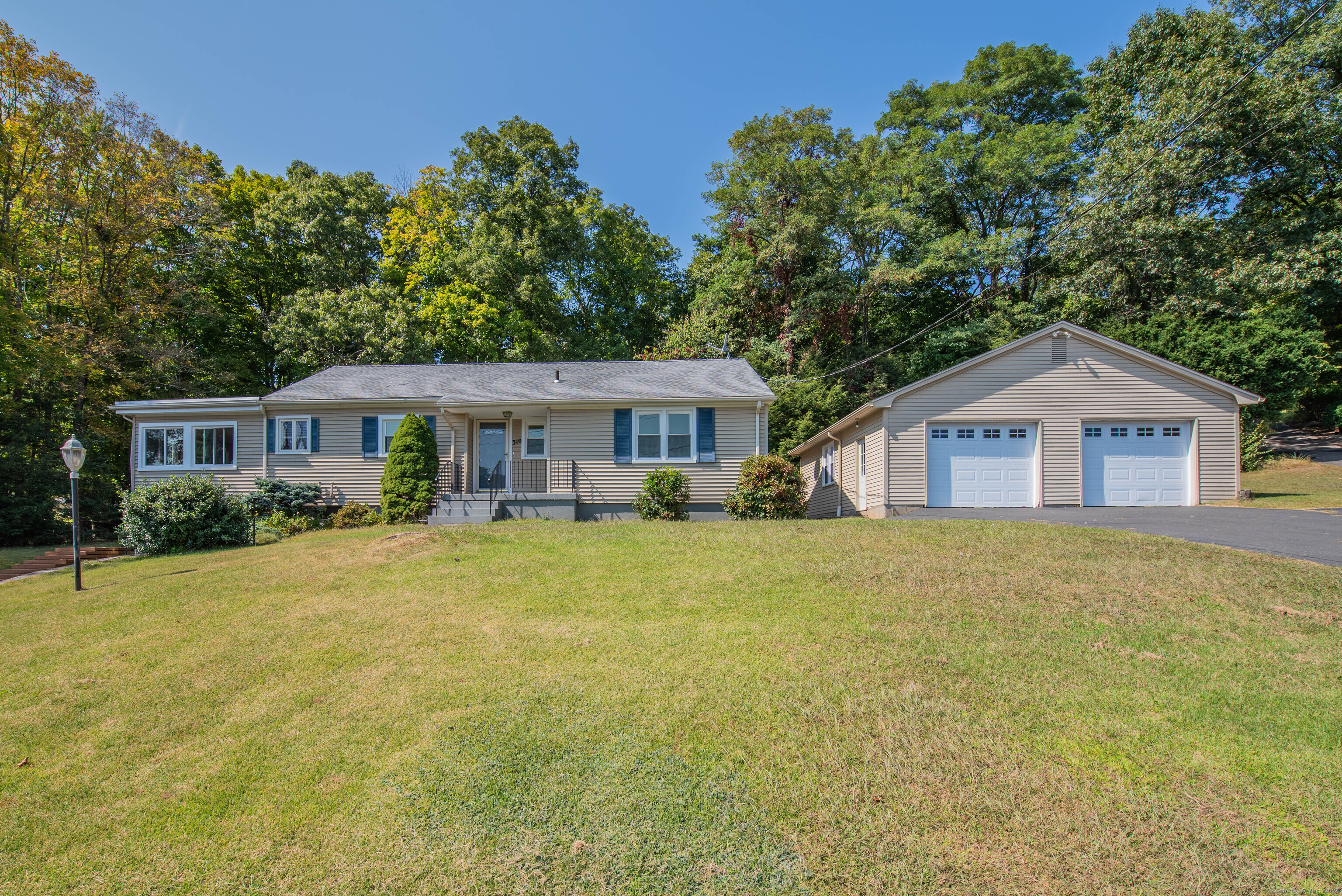 Vernon Ave, Vernon Rockville, CT 06066