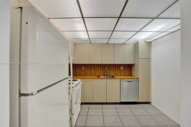 APT-2003 - 18151 Ne 31 St Ct, Condo with 1 bedrooms, 2 bathrooms and null parking in Aventura FL | Image 27