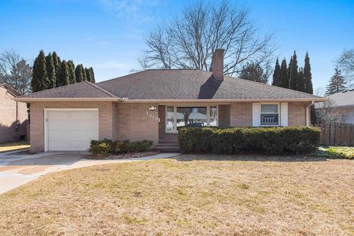 1319 Oregon Street, GREEN BAY, WI, 54303 | Card Image