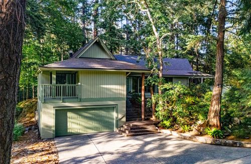 4505 Cottontree Lane, Victoria, BC, V8X4G2 | Card Image