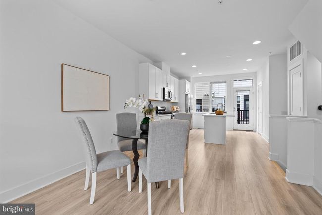 7374 Blade Dr, Townhouse with 3 bedrooms, 4 bathrooms and null parking in FALLS CHURCH VA | Image 8