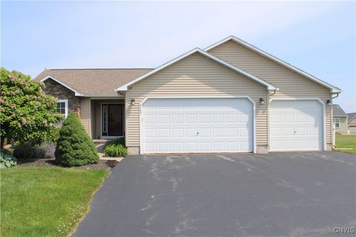4745 Lynnville Way, Clay, NY, 13041-9002 | Card Image