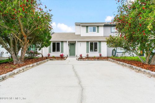 570 Aquatic Dr, Atlantic Beach, FL, 32233-3838 | Card Image