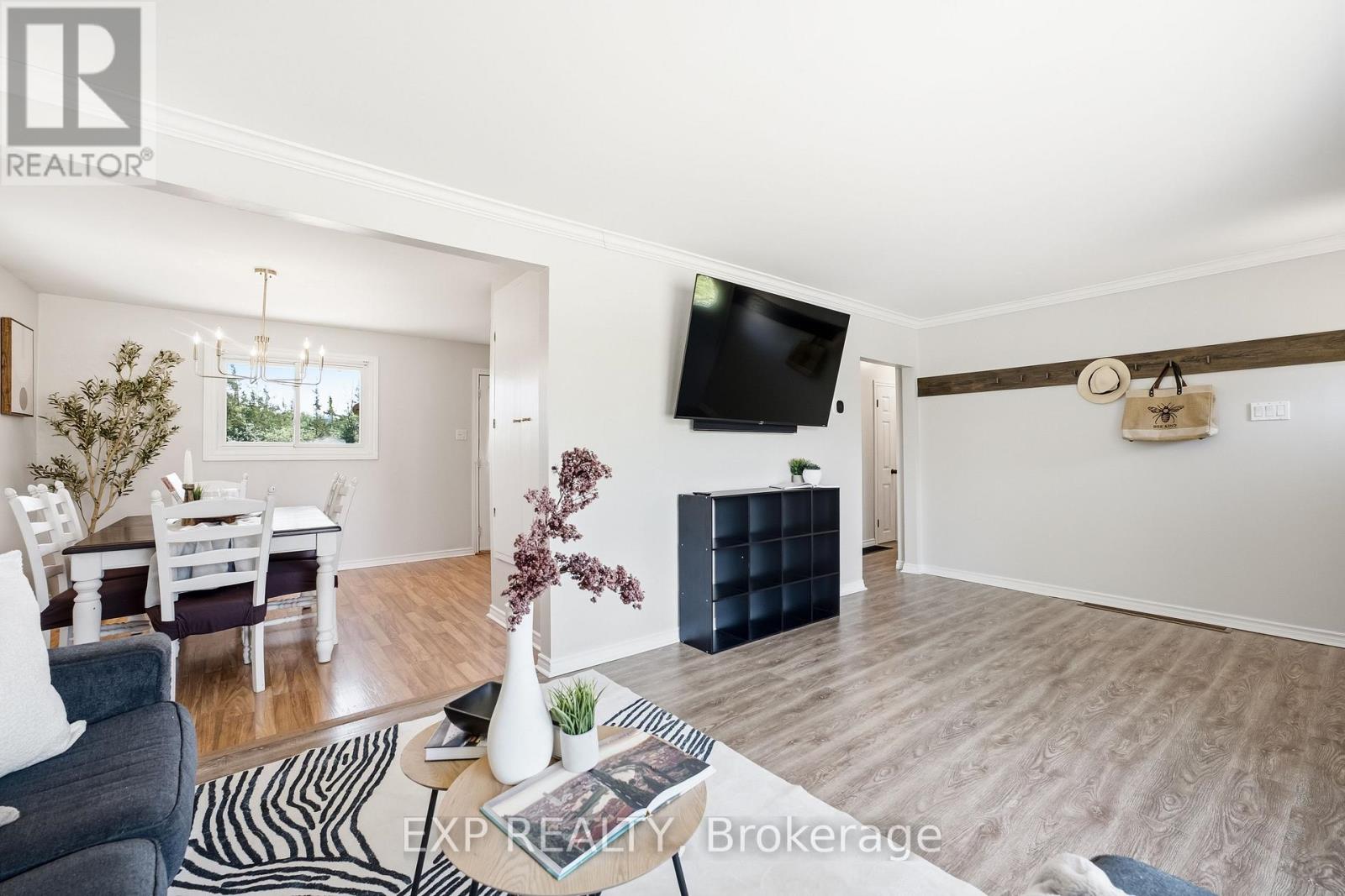 Residential in Quinte West (Sidney Ward) 5