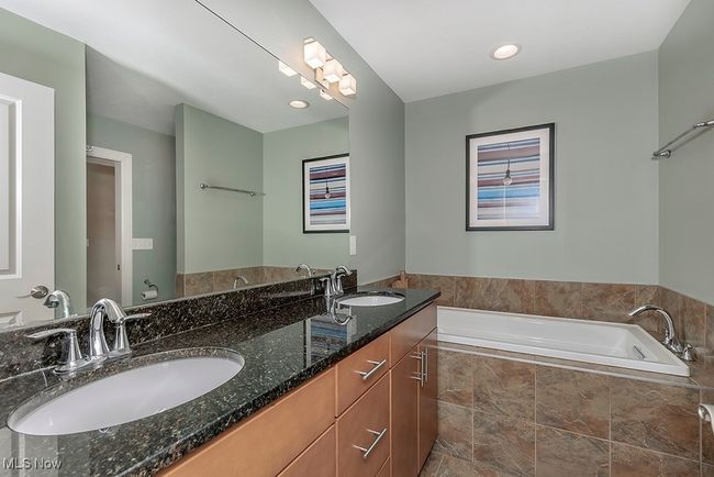 1374 Slate Ct, Condo with 4 bedrooms, 4 bathrooms and null parking in Cleveland Heights OH | Image 30