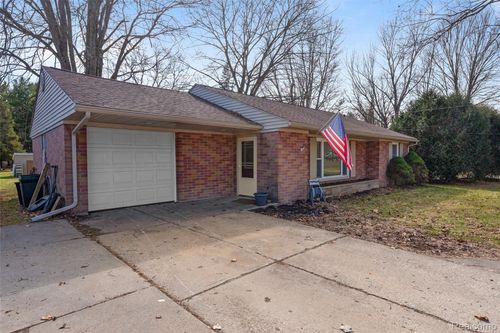 8150 Davison Rd, Davison, MI, 48423-2034 | Card Image