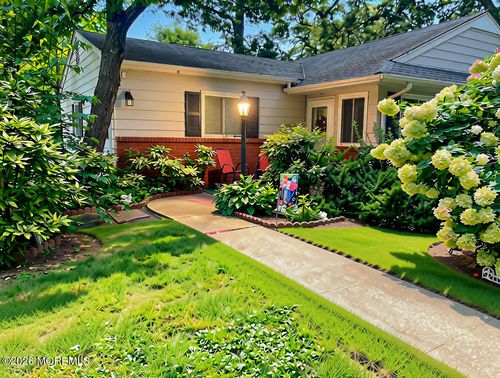 3 B Swan St, Manchester, NJ, 08759-5112 | Card Image