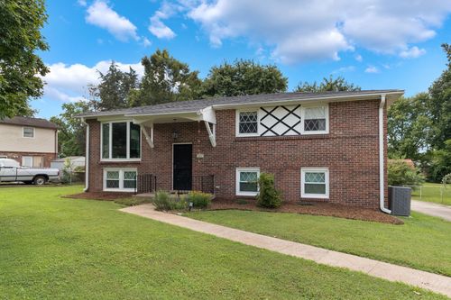 424 Harwell Dr, Hermitage, TN, 37076-2116 | Card Image