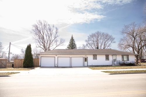 17 Lincoln Ave, Gaylord, MN, 55334 | Card Image