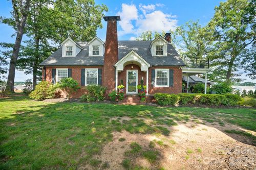 1520 5th St Ne, Hickory, NC, 28601-2024 | Card Image