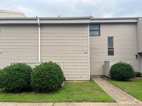 135 Hillview Dr, Fairfield Bay, AR, 72088-4025 | Card Image