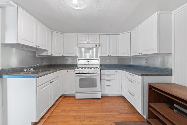 20601 Cameron Rd, House other with 3 bedrooms, 2 bathrooms and 4 parking in Coupland TX | Image 12