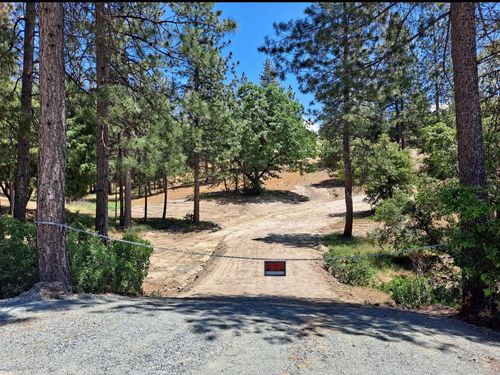 10386 Fiske Hill Rd, Coulterville, CA, 95311-9527 | Card Image