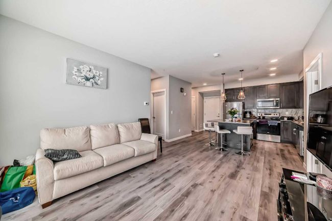 207 - 200 Shawnee Square Sw, Home with 2 bedrooms, 2 bathrooms and 1 parking in Calgary AB | Image 13
