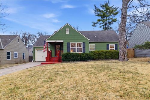 5327 Rosewood St, Roeland Park, KS, 66205-2153 | Card Image