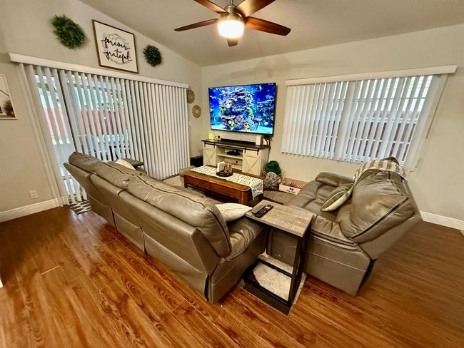 8421 Sw 41 St Ct, House other with 3 bedrooms, 2 bathrooms and null parking in Davie FL | Image 8
