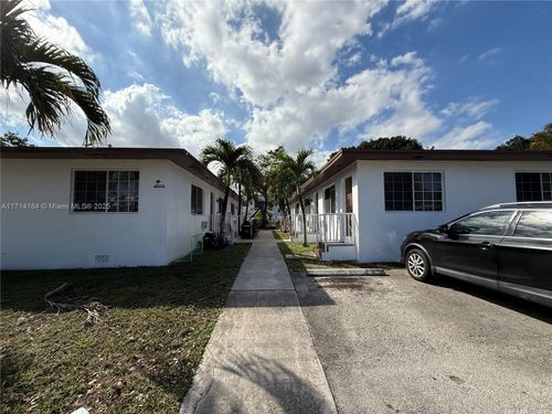 2900 Nw 10th Ave, Miami, FL, 33127-3817 | Card Image