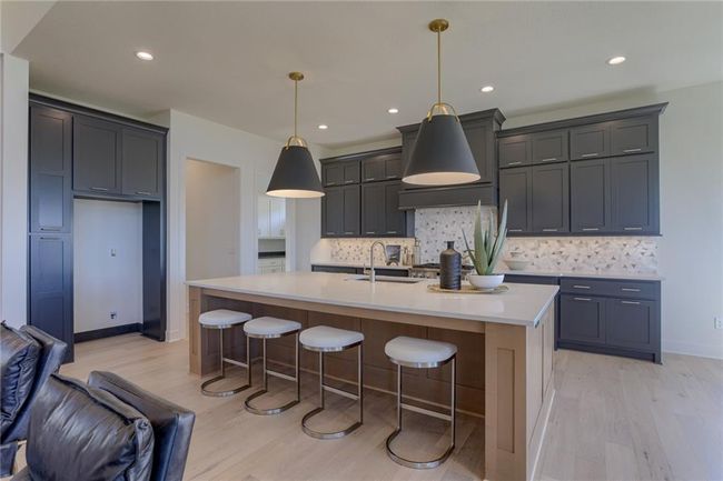 17500 Acton St, House other with 5 bedrooms, 6 bathrooms and null parking in Overland Park KS | Image 11
