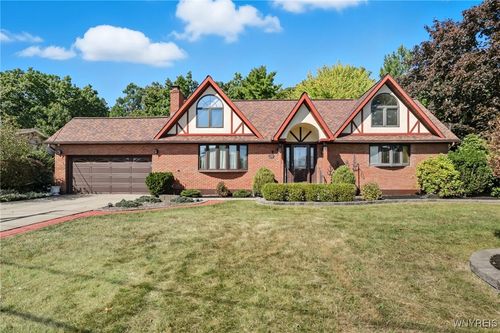 6950 Colonial Dr, Niagara Falls, NY, 14305-1404 | Card Image