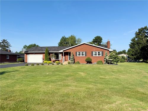 3215 Elm Dr, New Castle, PA, 16105-1103 | Card Image
