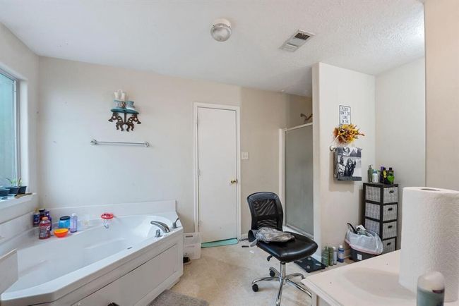 16145 Sun View Ln, House other with 4 bedrooms, 2 bathrooms and 2 parking in Conroe TX | Image 8