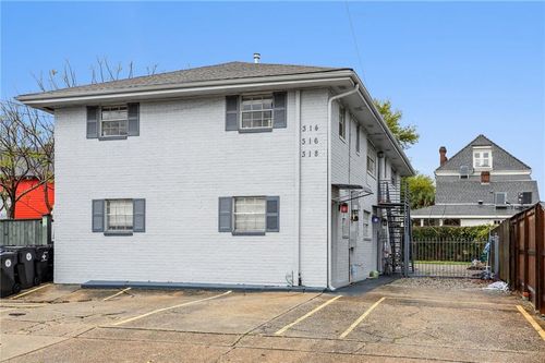 318 Arabella St, New Orleans, LA, 70115-2006 | Card Image
