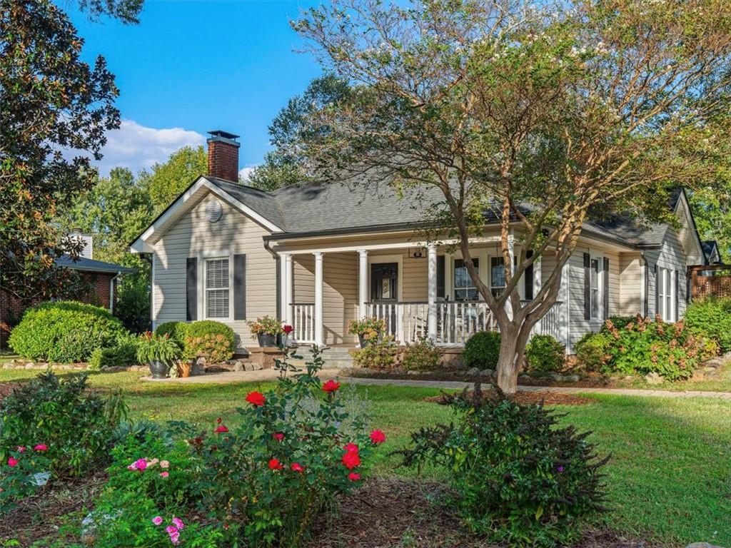 Crabapple Rd, Roswell, GA 30075