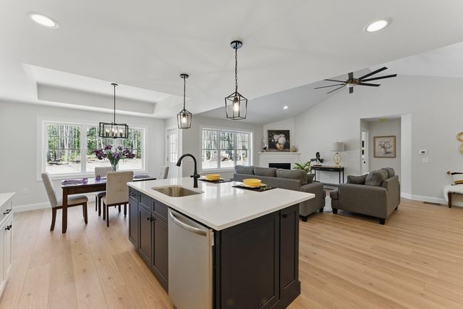 18 - 18 Nicols Way, Condo with 2 bedrooms, 2 bathrooms and 2 parking in Easthampton MA | Image 11