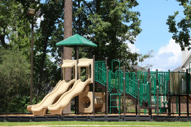 Home is located in a gated community with access to amenities such as sand volleyball courts, parks, trails, community center and sparkling pool. | Image 41
