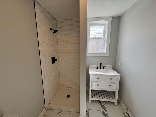 160 Front St, Condo with 2 bedrooms, 1 bathrooms and null parking in Exeter NH | Image 9