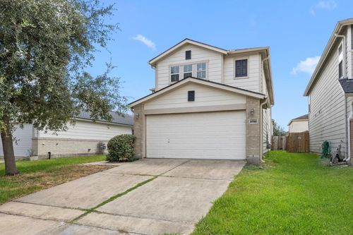 2722 Skyview Downs Dr, Houston, TX, 77047-6824 | Card Image