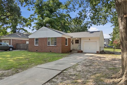 1126 49th Pl, Tulsa, OK, 74105-4616 | Card Image