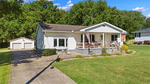 953 Braun Rd, Belpre, OH, 45714-1332 | Card Image