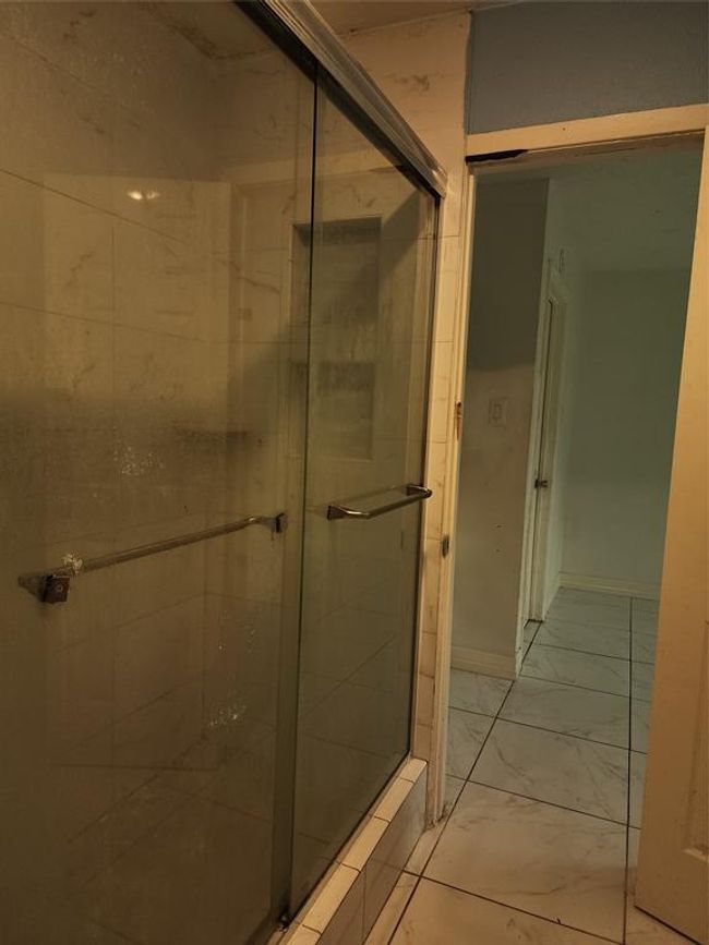 Jack and Jill Bath | Image 14