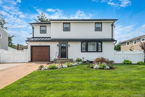 95 Colonial Dr, Massapequa, NY, 11758-5410 | Card Image