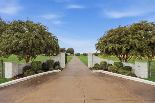 106 Bear Path Trl, Fort Worth, TX, 76126-9691 | Card Image