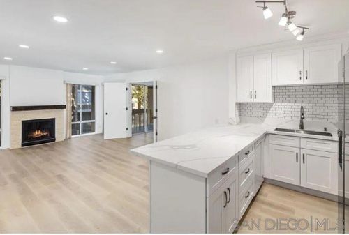 204-4600 Lamont St, San Diego, CA, 92109-3529 | Card Image