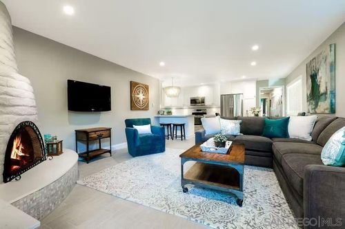 337 Rosemont St, La Jolla, CA, 92037-6033 | Card Image