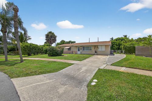 721 Huckleberry Ln, North Palm Beach, FL, 33408-4011 | Card Image