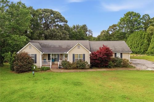 520 Sharon Ln, Seneca, SC, 29678-5325 | Card Image