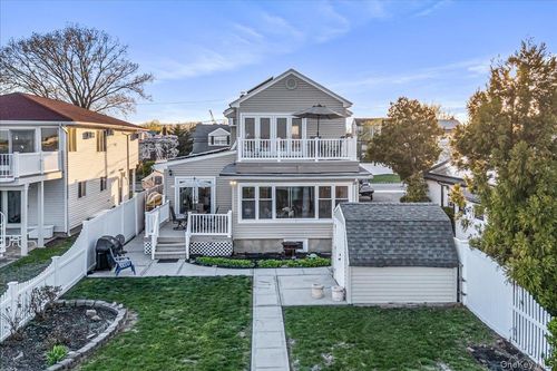 3451 Bay Front Dr, Baldwin, NY, 11510-5106 | Card Image