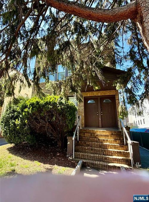 34 Feronia Way, Rutherford, NJ, 07070-2008 | Card Image