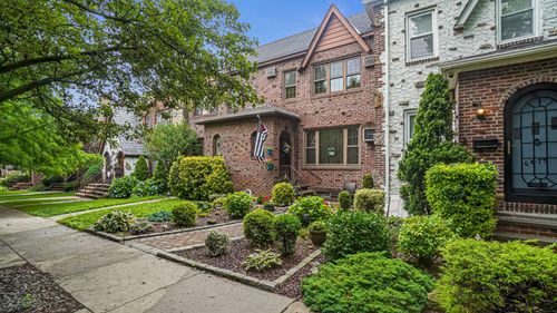 6477 82nd Pl, Middle Village, NY, 11379-2340 | Card Image