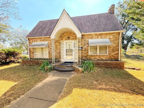 507 Country Club Dr, Holdenville, OK, 74848-4418 | Card Image