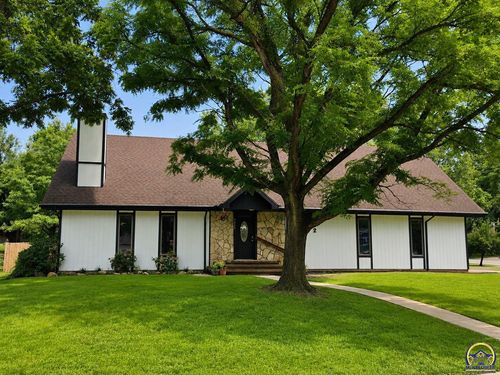 2802 Monterey Dr, Emporia, KS, 66801-5862 | Card Image