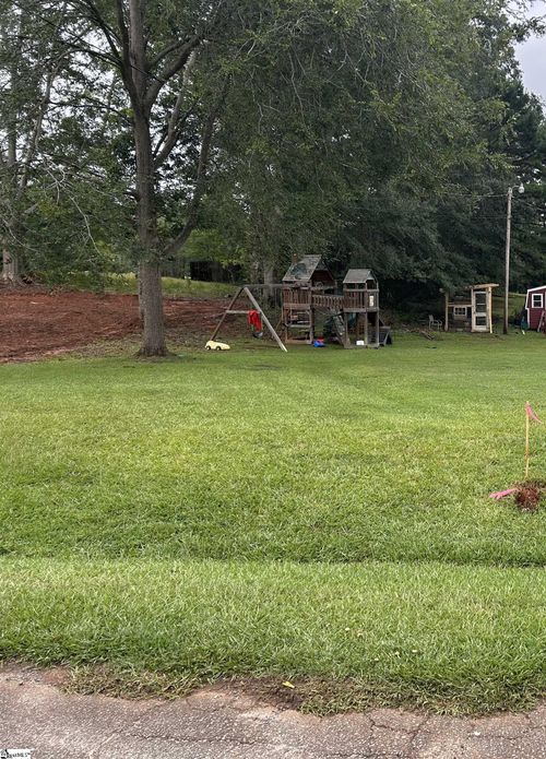 107 Riddle St, Laurens, SC, 29360-3341 | Card Image