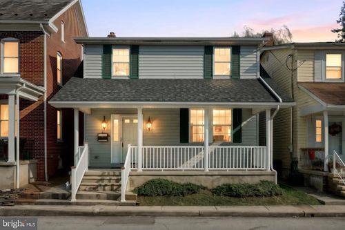 111 Pleasant Street, NEW OXFORD, PA, 17350 | Card Image