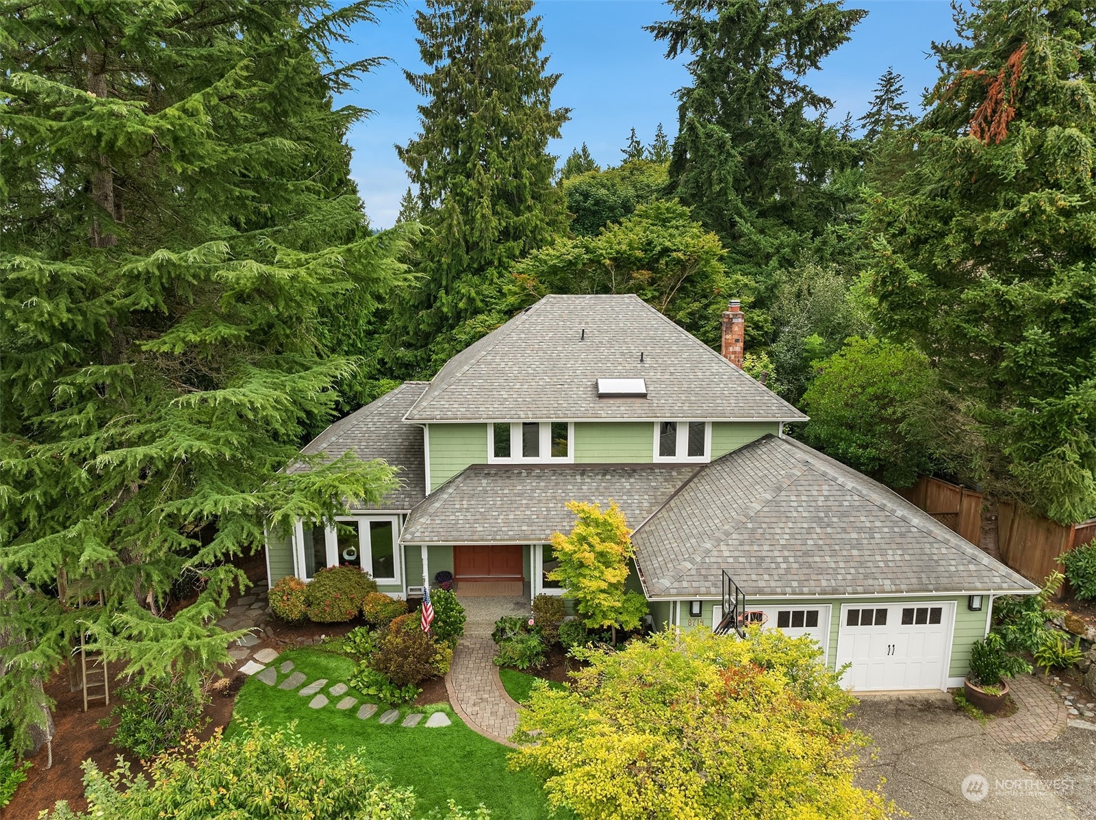 141st Ct, Redmond, WA 98052