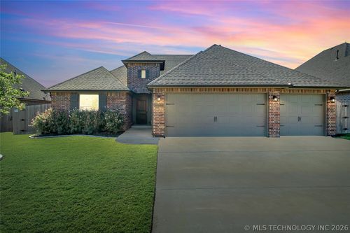 10414 S 229th East Ave, Broken Arrow, OK, 74014-6222 | Card Image